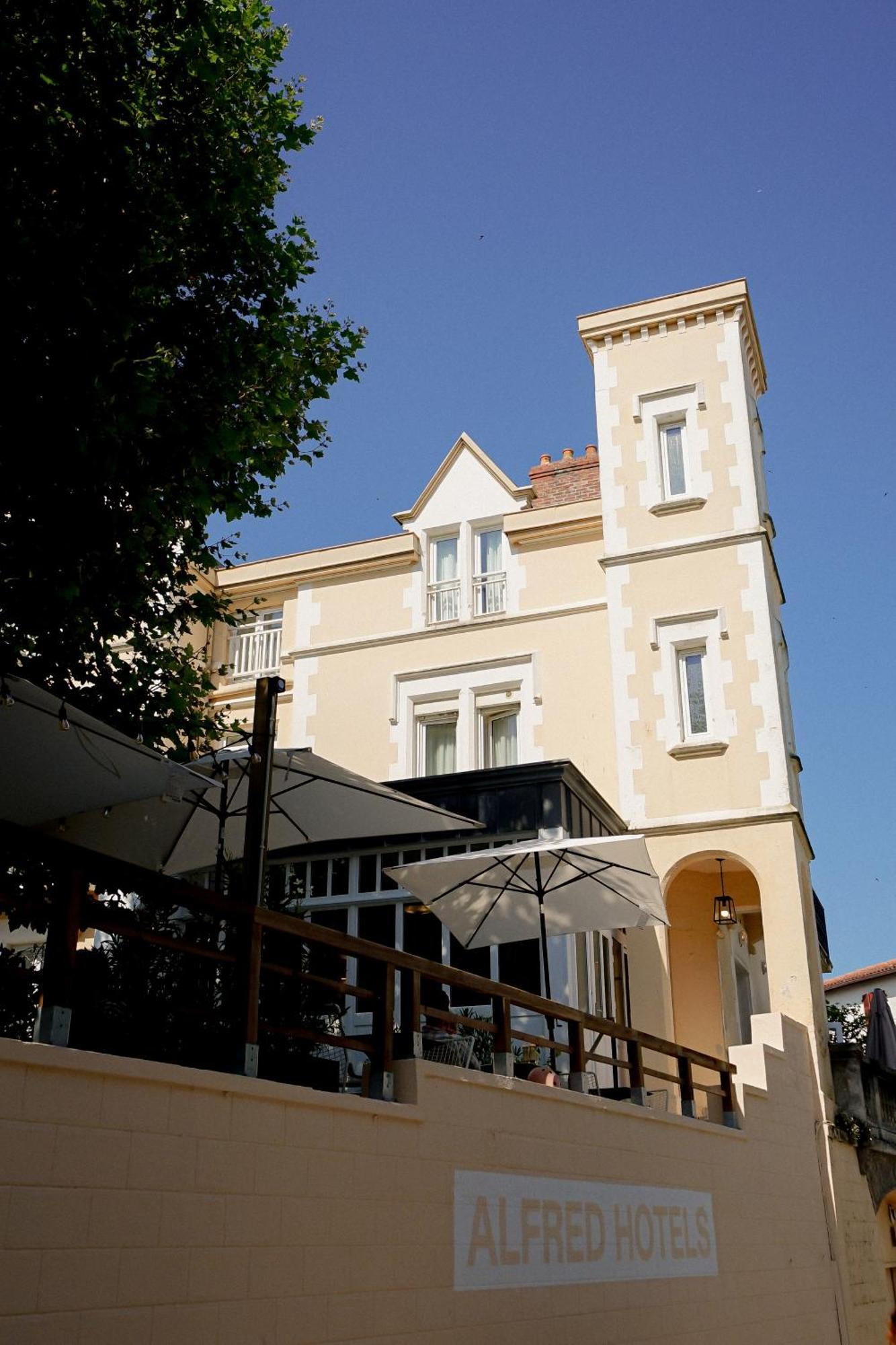Alfred Hotels Les Halles Biarritz Exterior foto